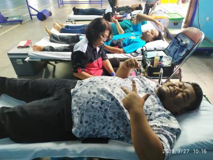 Karangtaruna Kecamatan Pleret Isi Kegiatan Senam Bersama dengan Donor Darah